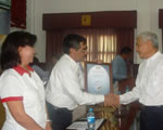 Procurador entregando certificados en Campeche